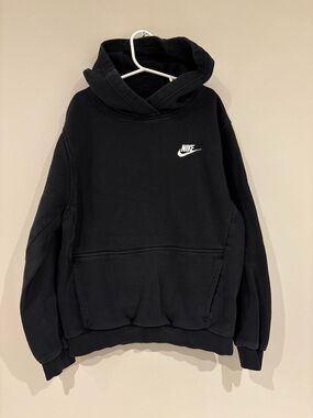 Nike Black Pullover Hoodie - Classic Swoosh